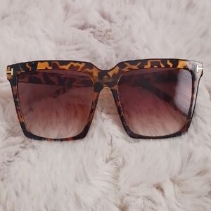 Tortoise Shell Square Sunglasses